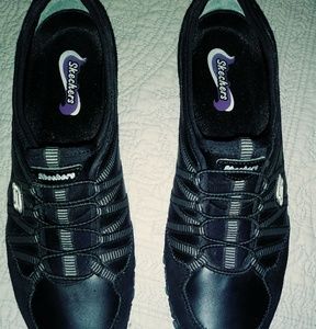 Women's Walking shoe black sketcher